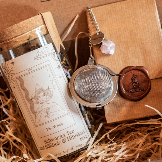 Tarot Tea Geschenk-Set | The Witch & Teesieb mit Rosenquarz Edelsteinanhänger